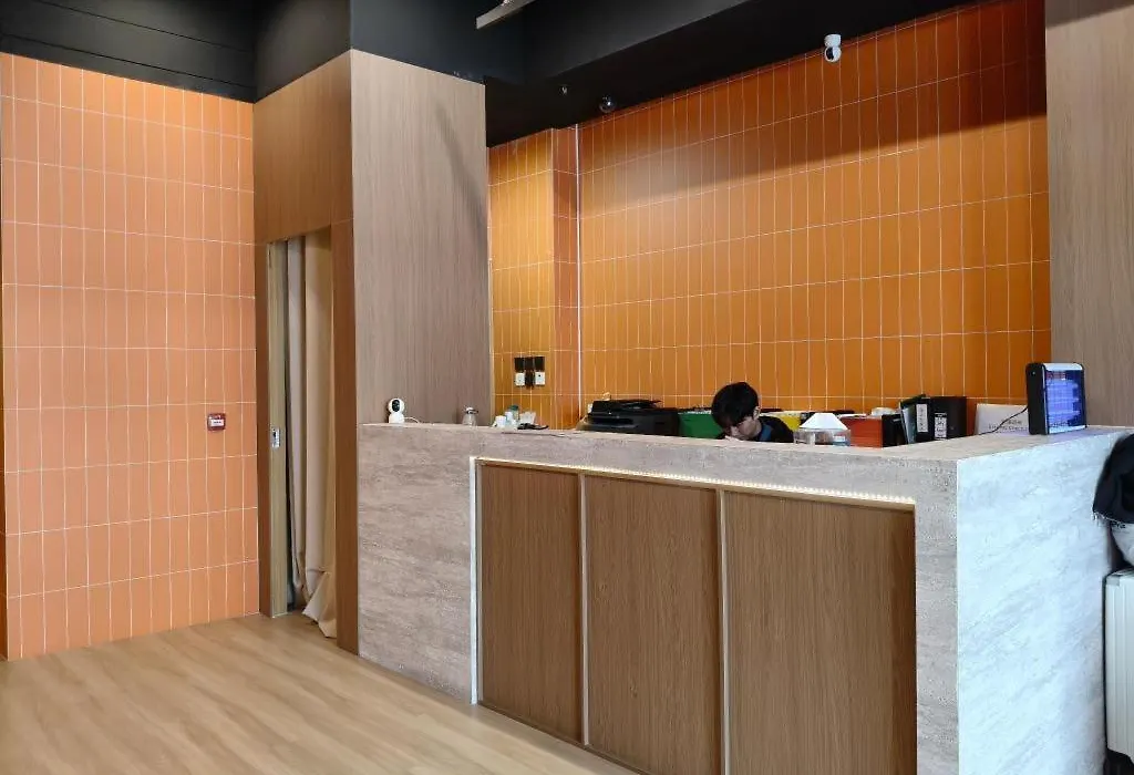 H1 Hotel-1
